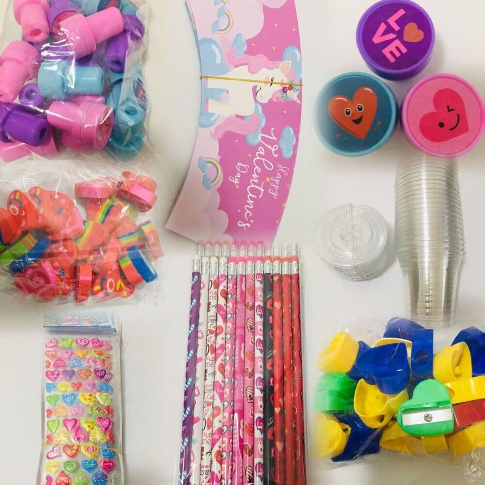 Valentine’s Day Stationery / goodie bags Gift Set Party Favors for Kids - Picture 3 of 12